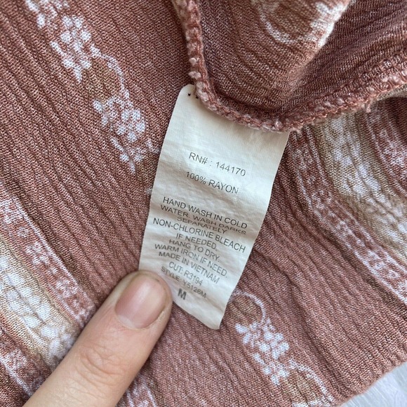 Tutta Bella Maternity Blouse Sz M 3/4 Flared Sleeve Peasant Hippie Boho Neutral - Picture 5 of 6